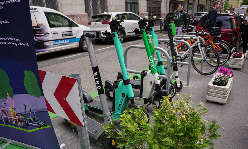 Láthatáron a KRESZ-módosítás, véget vetnek a roller-anarchiának