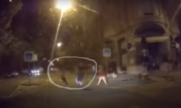 Békíteni próbálta a dulakodókat, csaknem agyonverte egy őrjöngő férfi, videón a támadás