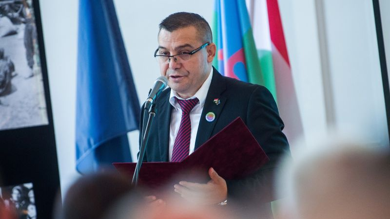 Ügyészségi pénzzel húzták csőbe a politikai posztját állítólag áruló roma vezetőt, Agócs János tagad