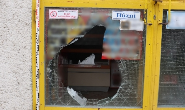 Ha berúgott folyton nagy bajba került, pékség, büfé, autó, mindegy volt neki