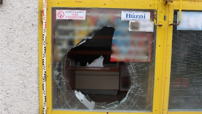 Ha berúgott folyton nagy bajba került, pékség, büfé, autó, mindegy volt neki