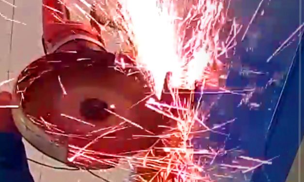 Flexxel vágta szét a parkolóautomatát és a térfigyelőt a férfi, közben gyanús bizniszt lepleztek le a rendőrök