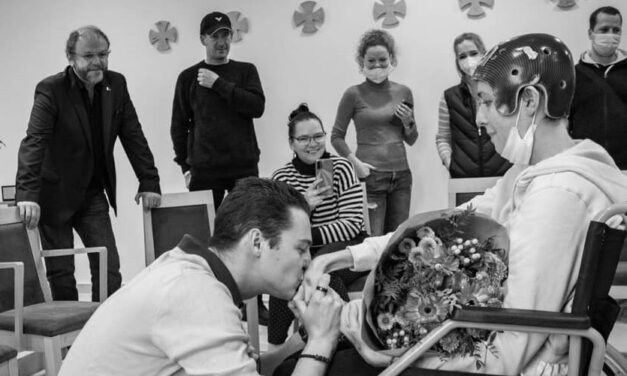 „Nehéz próbára tesz az élet, de a töretlen kitartásom visz majd előre a rögös úton” – megható posztot tett közzé a házomlás során megsérült balerina egy évvel a történtek után