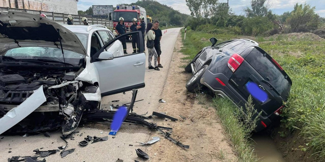 Páty közelében elszabadult az autós pokol, két autó az árokban, kettő ripityára törve