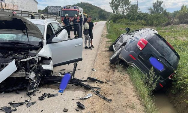 Páty közelében elszabadult az autós pokol, két autó az árokban, kettő ripityára törve