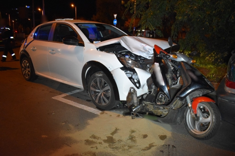 „Nem akartam megállni a hídon, mert veszélyes” – mondta a részeg férfi, miután elütötte a motorost, majd hazáig tolta maga előtt kocsijával a robogót