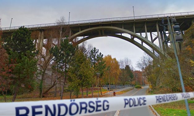 Leugrott egy ember a veszprémi halálviaduktról, nem élte túl a becsapódást
