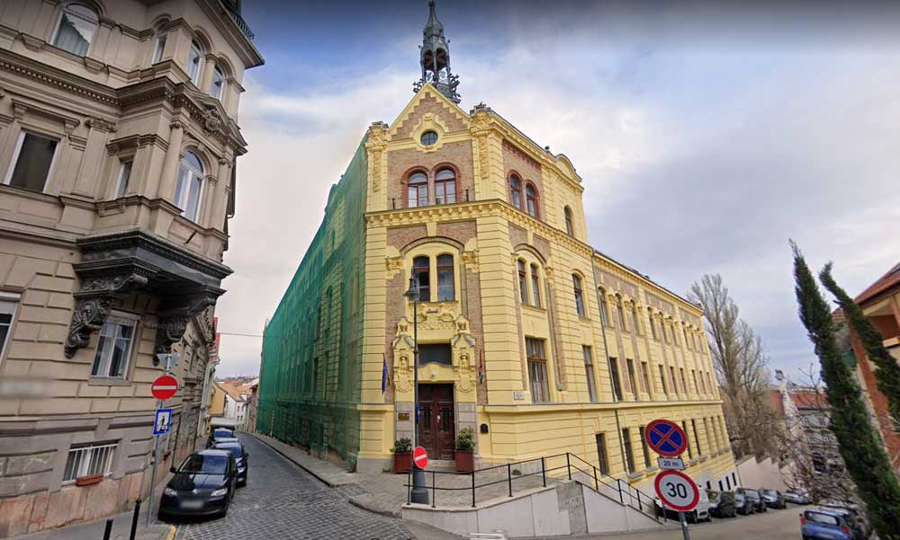 Megbánta tettét és bocsánatot akar kérni az a 18 éves fiú, aki éles eszközzel támadta meg osztálytársát Budapesten