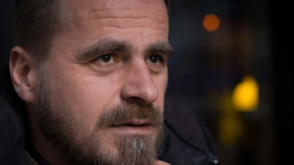 „Nem félek a haláltól. Az a jó benne, hogy semmit sem érzek belőle” – ezt írta ki közösségi oldalára eltűnése előtt Kabai Lóránt, az író halálhírét kedd reggel közölte a család