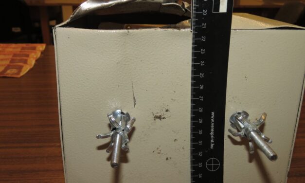 Kitépte a széfeket a falból, mert szerette volna anyagilag „kicsit” bebiztosítani a jövőjét