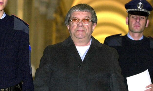 „A rémségek otthona” – Eladják a sorozatgyilkos Pándy András horrorházát