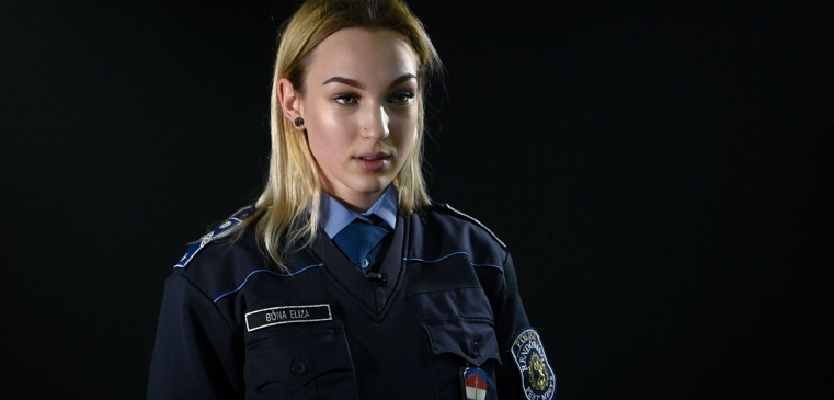 „Szeretném még látni anyukámat” – megszólalt a rendőrnő, akire embercsempészek nyitottak tüzet az M5-ös autópálya budapesti szakaszán
