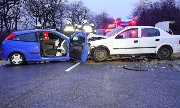 Frontális ütközés a 44-es főúton: egy férfi meghalt – fotók a balesetről