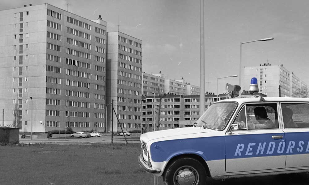 Gyilkosság az újpesti lakótelepen: A hazafelé tartó 8 éves kisfiút a liftben támadta meg a férfi, aztán a tetőre vonszolta szegény kis Tamáskát