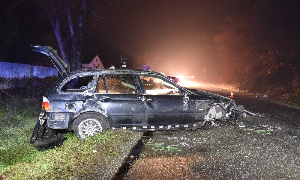 Életét vesztette az a 14 éves veszprémi lány, aki a hétvégén kirepült egy BMW-ből