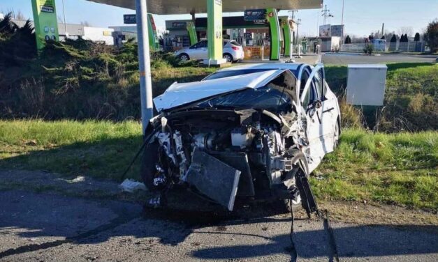 Teljes útzár – traktor ütközött személygépkocsikkal Szekszárd külterületén