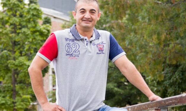 Csodát kapott karácsonyra a TV2 műsorvezetője: több mint fél év után lekerült a nyomkövető a lábáról, újra szabad emberként élhet