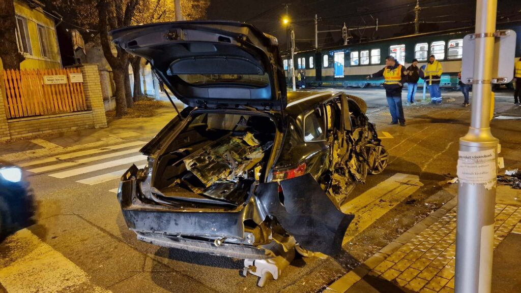 „Mintha csak ráment volna a szerelvény egy bukkanóra, viszont a hangja durva volt” – Elképesztó módon úszta meg a budapesti HÉV-balesetet a sofőr