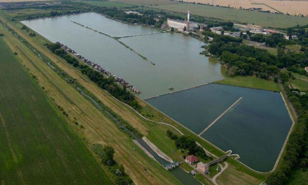 „Elképzelni sem tudjuk, hogy történt” – megtalálták a lőrinci tóban elmerült horgász holttestét. Az 56 éves áldozatot felesége és két gyermeke gyászolja