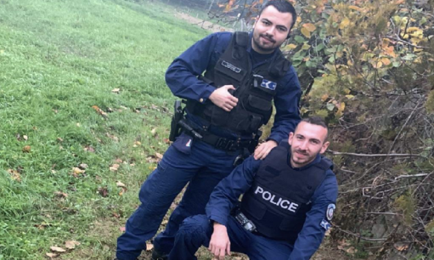 „A kétségbeesett nő folyamatosan zokogott” – rendőrök rántottak vissza egy ugrásra készülő nőt a szekszárdi társasház tetejéről