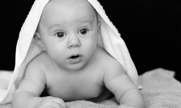 <strong>Babafürdetés natúr kozmetikumokkal</strong>