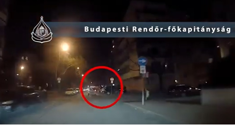 Buszsáv, piros lámpa, záróvonal, behajtani tilos: csak úgy halmozta a jogsértéseket Budapesten ez a sofőr, akivel egy 11 éves kisfiú is utazott – videó