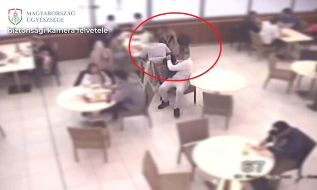 Videóval: Nem semmi módszerrel zsebeltek ki embereket a fővárosi plázában