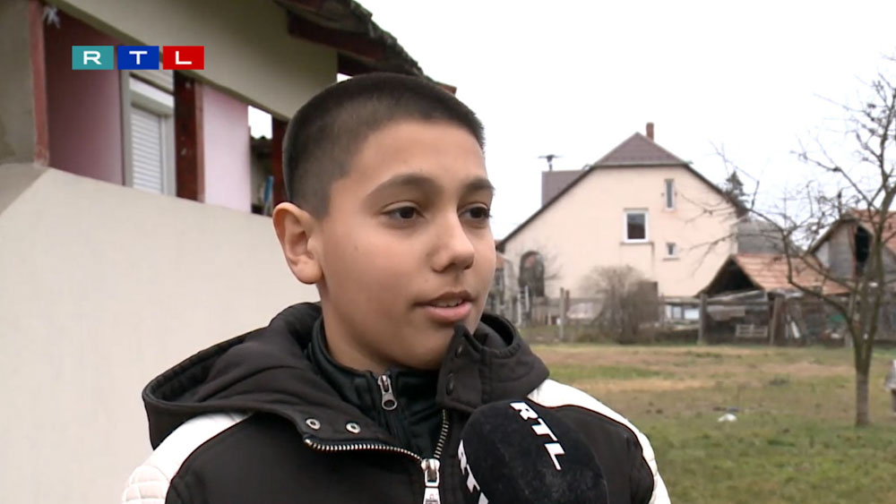 Ötöst kaphattak a diákok, ha megverik társukat, a tanár pedig csak nézte a bántalmazást és nevetett