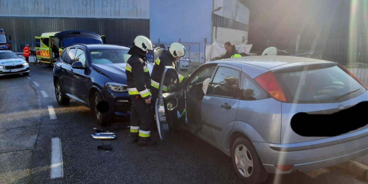 Frontális ütközés Fonyódon – mentőhelikopter érkezett az egyik sérültért, valószínűleg túl gyorsan hajtott a BMW