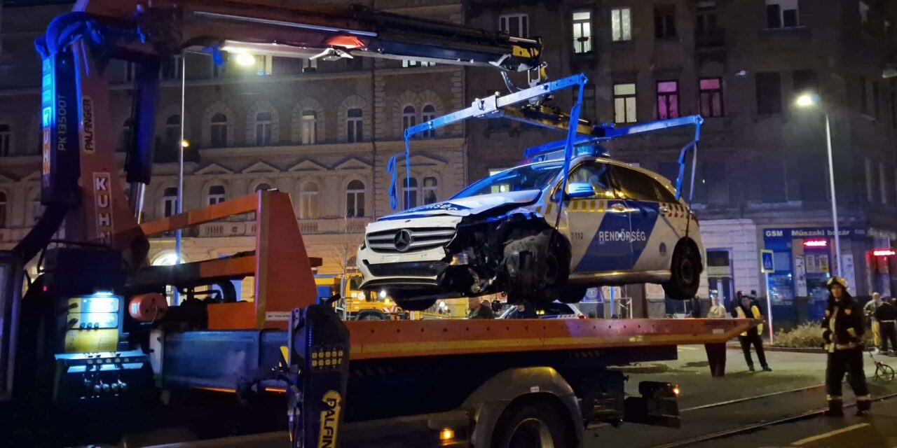 Mercedes rendőrautó ütközött BMW terepjáróval Budapest belvárosában – kitörött az autók kereke, sokkot kapott egy lány – HELYSZÍNI FOTÓKKAL