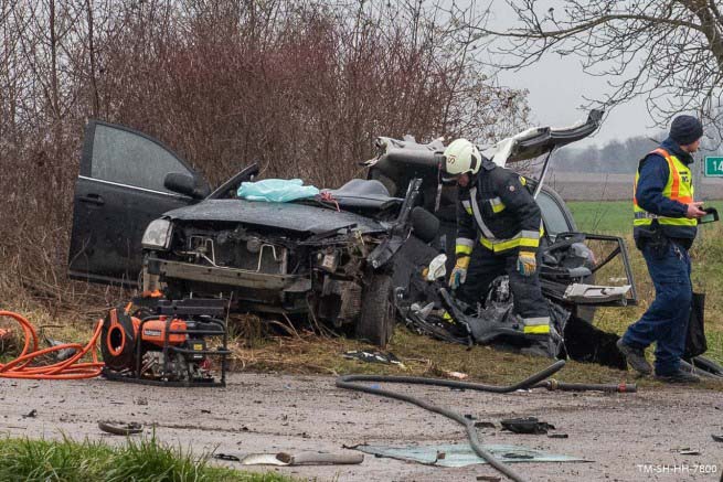 Durva baleset Villány mellett, életveszélyes sérültet vitt el a mentőhelikopter a helyszínről