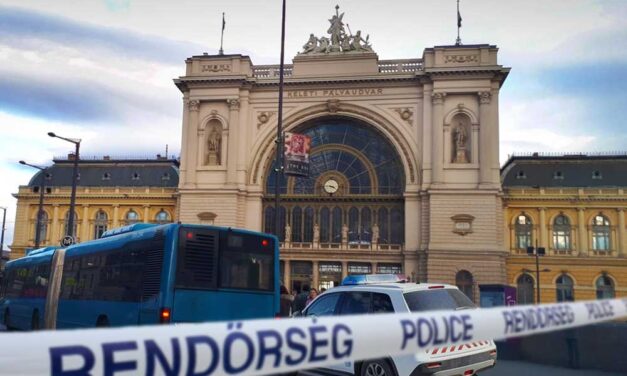„Megérdemelte volna, hogy lássa felnőni a gyerekét, aki még tíz éves sincs” – 48 éves volt az a taxis, aki rosszul lett és meghalt a Keleti pályaudvar közelében. Életeket mentett meg utolsó mozdulataival