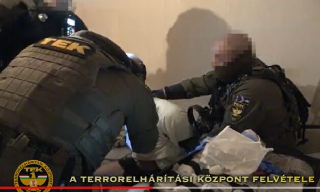 Dráma Budapesten: bántalmazta az élettársát ez a férfi, majd a közös gyerekükkel bezárkózott a 3. kerületi lakásukba – így csapott le rá végül a TEK