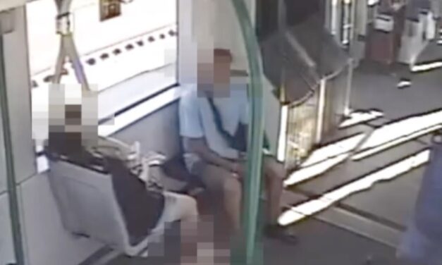 Fényes nappal rabolták ki a külföldi nőt a budapesti villamoson