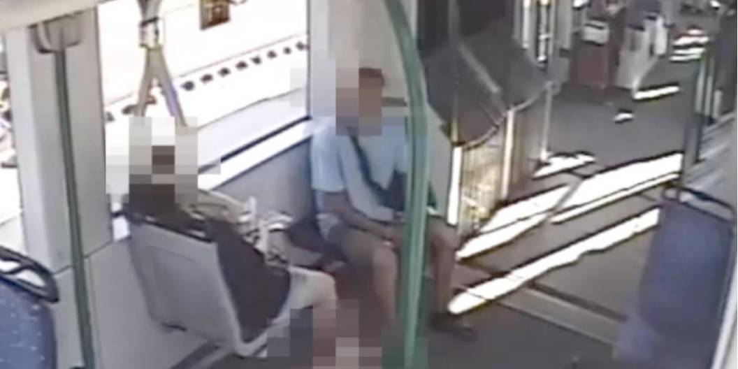 Fényes nappal rabolták ki a külföldi nőt a budapesti villamoson