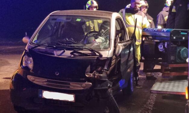 Nem adta meg az elsőbbséget az idős férfi, összeütközött egy Forddal Bugyinál – biztonsági övét sem használta – helyszíni fotók