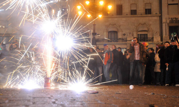 Gyanúsítottként hallgatták ki a tűzijátéktól megégett hatéves kislány nagybátyját – A férfi beismerte a bűnösségét