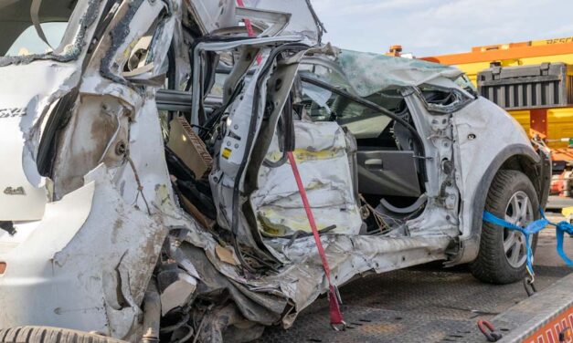 Brutális fotók: Felismerhetetlen ronccsá vált a zalai balesetben meghalt sofőr autója – Autóbusszal ütközött