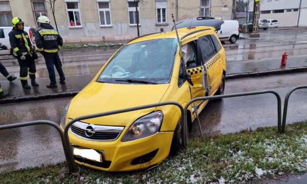 Nem vette észre a gyorsjáratot a kispesti taxis, hatalmas ütközés lett a vége