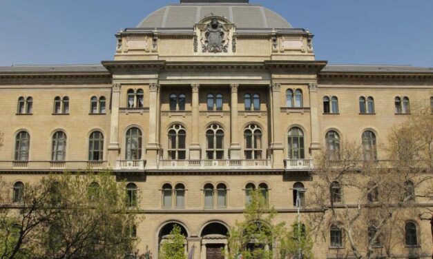 11 éves kislányt molesztálhatott egy tanár Pest vármegyében – még mindig tanít az 58 éves K. László