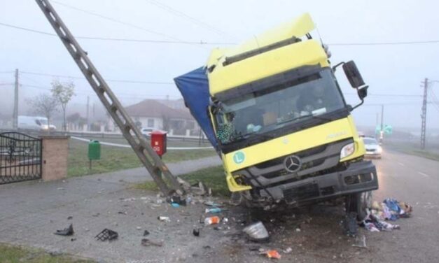 Ivott pár pohárkával, majd elindult a kamionjával a tatabányai férfi – durva baleset lett a vége