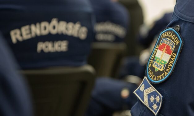 Megint veszélybe került egy rendőr: szolgálaton kívüli zsarut fenyegetett és szidalmazott két férfi Baranyában