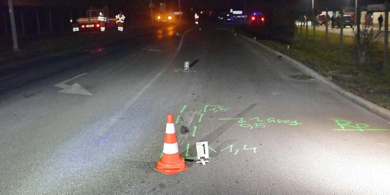 A 65 éves férfi és kiskutyája is életét vesztette, miután elgázolta őket egy Volkswagen Szombathelyen. A fiatal sofőrt is súlyosan megsérült a durva ütközés során