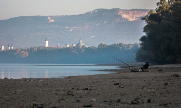 „Borzasztó nagy tragédia ez a gyereknek” – nem tudta feldolgozni férje halálát a Dunában megtalált váci nő, két kamaszgyermek maradt árván