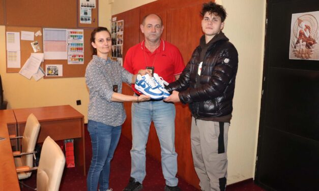 Mindent a testvérére kent a vádlott – ismét előkerült a Budapesten ellopott négy és fél millió forintos sportcipő ügye