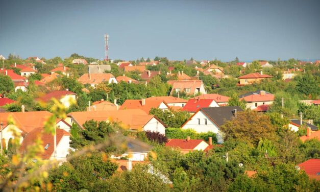 Durván áron alul szerzett meg egy érdi családi házat Schadl György sofőrje – 40,5 millió helyett csak 24,5 milliót kellett fizetnie