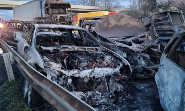 Már zajlanak a kifizetések az M1-esen történt tömegszerencsétlenség után: akár 10 milliós nagyságrendű előleg kifizetésére is számíthatnak a károsultak