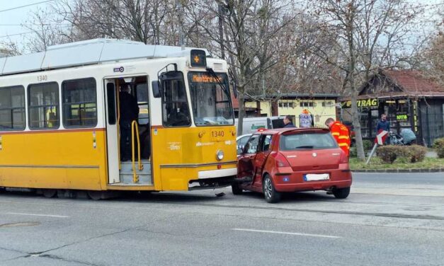 Villamossal ütközött egy idős nő – Nem vette észre, hogy elindult a villamos – helyszíni fotók