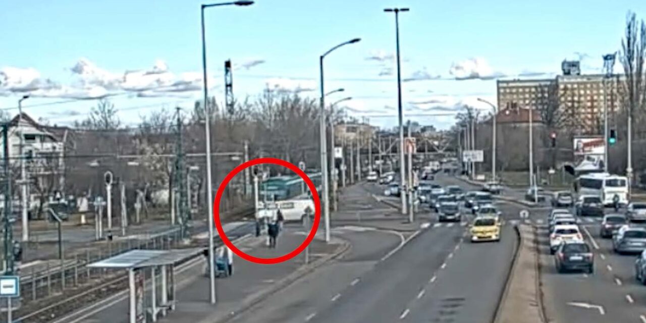 A HÉV elé kanyarodott egy furgonos Budapesten – nem sokon múlt a tragédia, VIDEÓVAL