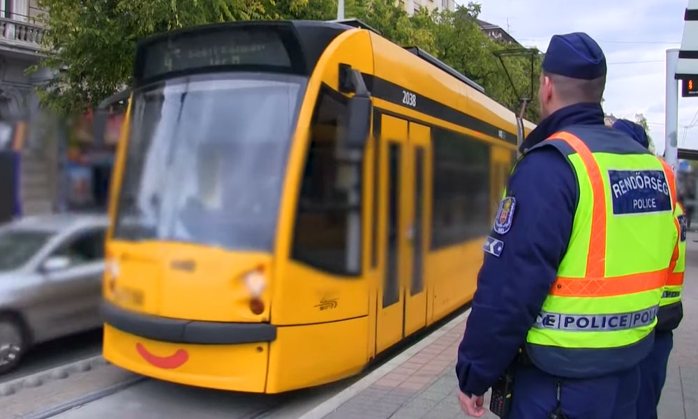 Verekedés a villamoson – komoly fennakadást okozott az a két ember, aki a budapesti 4-6-os járaton próbálta rendezni vitás ügyeit